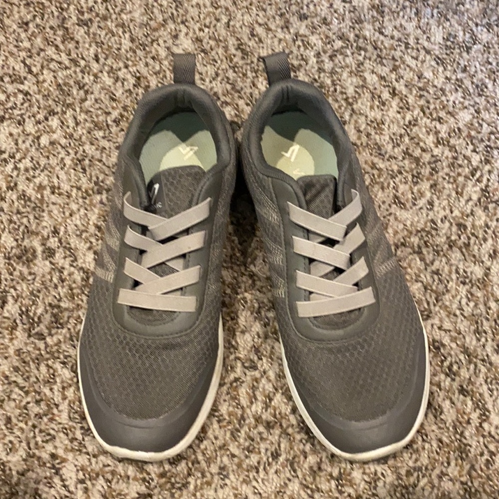 COPY - Vionic Slip-in Sneaker Gray